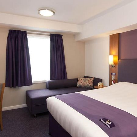 Premier Inn Norwich - Broadlands Park Thorpe St Andrew Екстер'єр фото