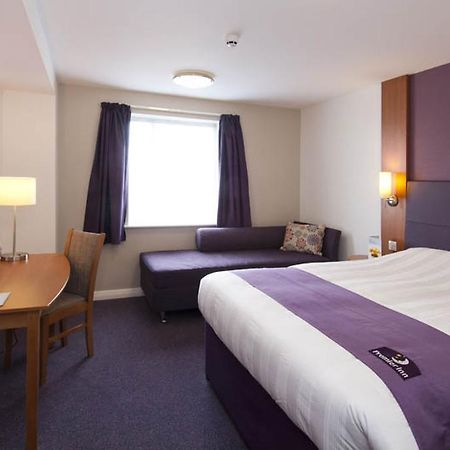 Premier Inn Norwich - Broadlands Park Thorpe St Andrew Екстер'єр фото