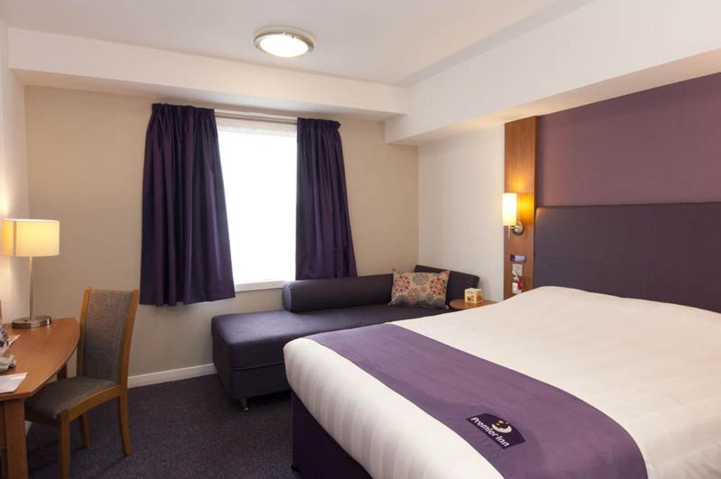 Premier Inn Norwich - Broadlands Park Thorpe St Andrew Екстер'єр фото