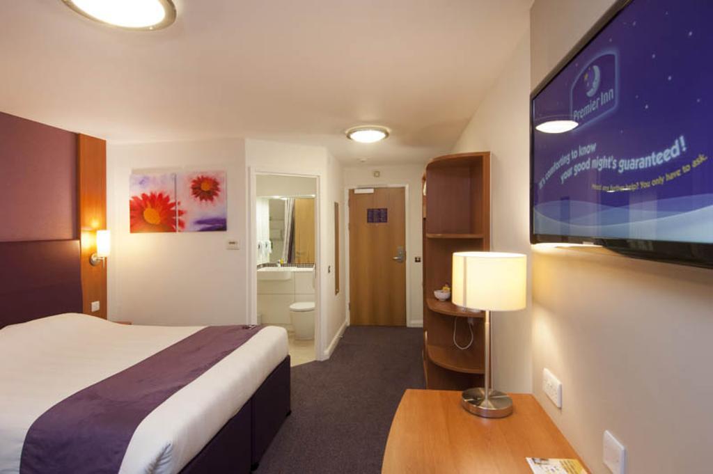 Premier Inn Norwich - Broadlands Park Thorpe St Andrew Екстер'єр фото