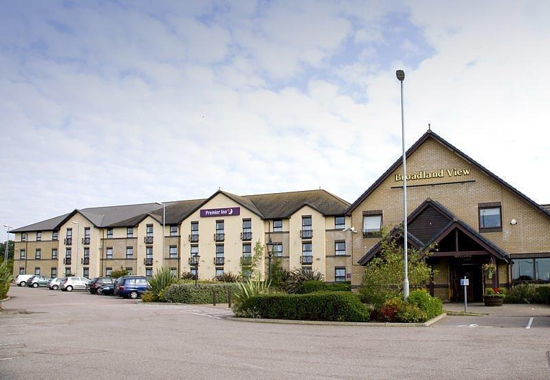 Premier Inn Norwich - Broadlands Park Thorpe St Andrew Екстер'єр фото