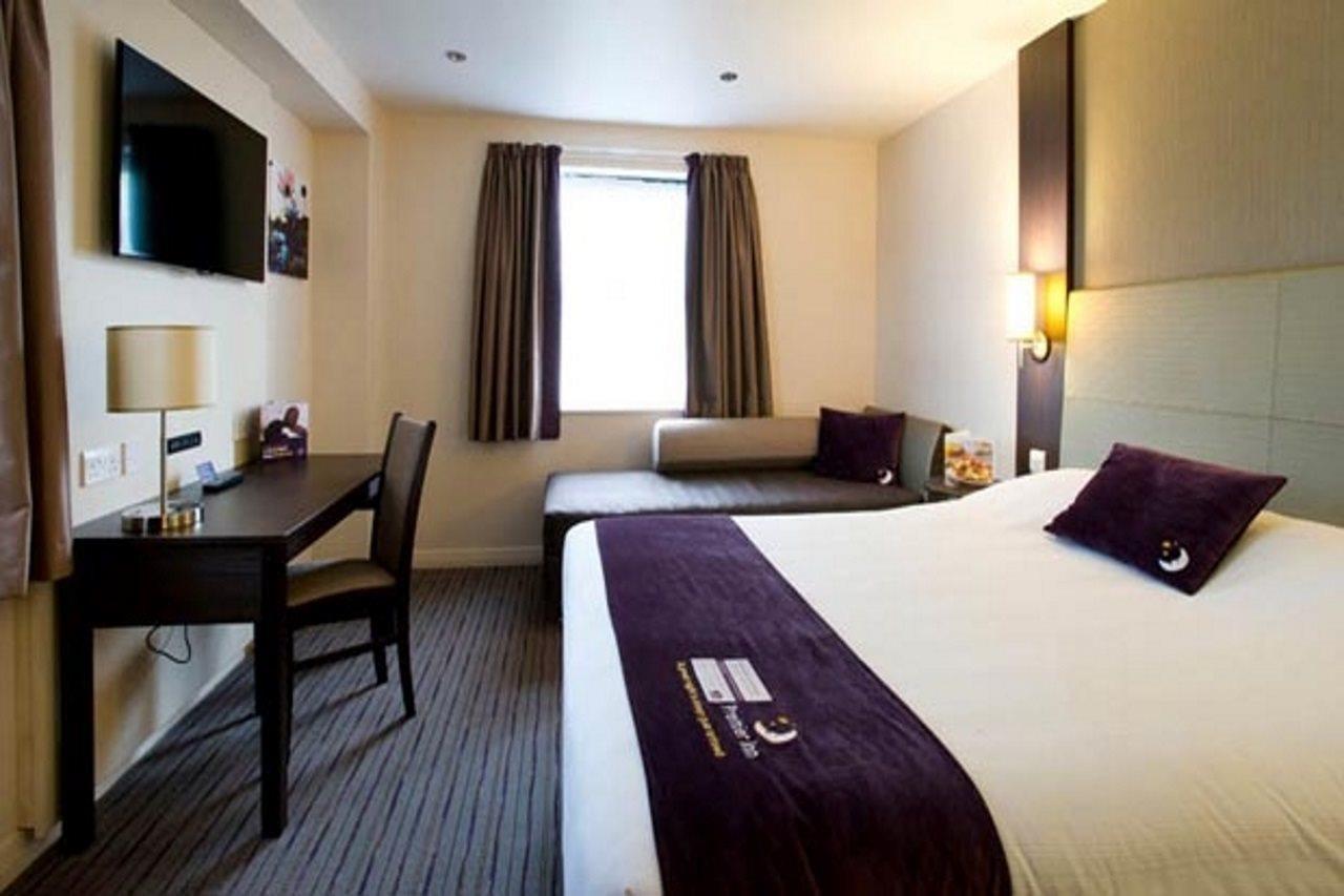 Premier Inn Norwich - Broadlands Park Thorpe St Andrew Екстер'єр фото
