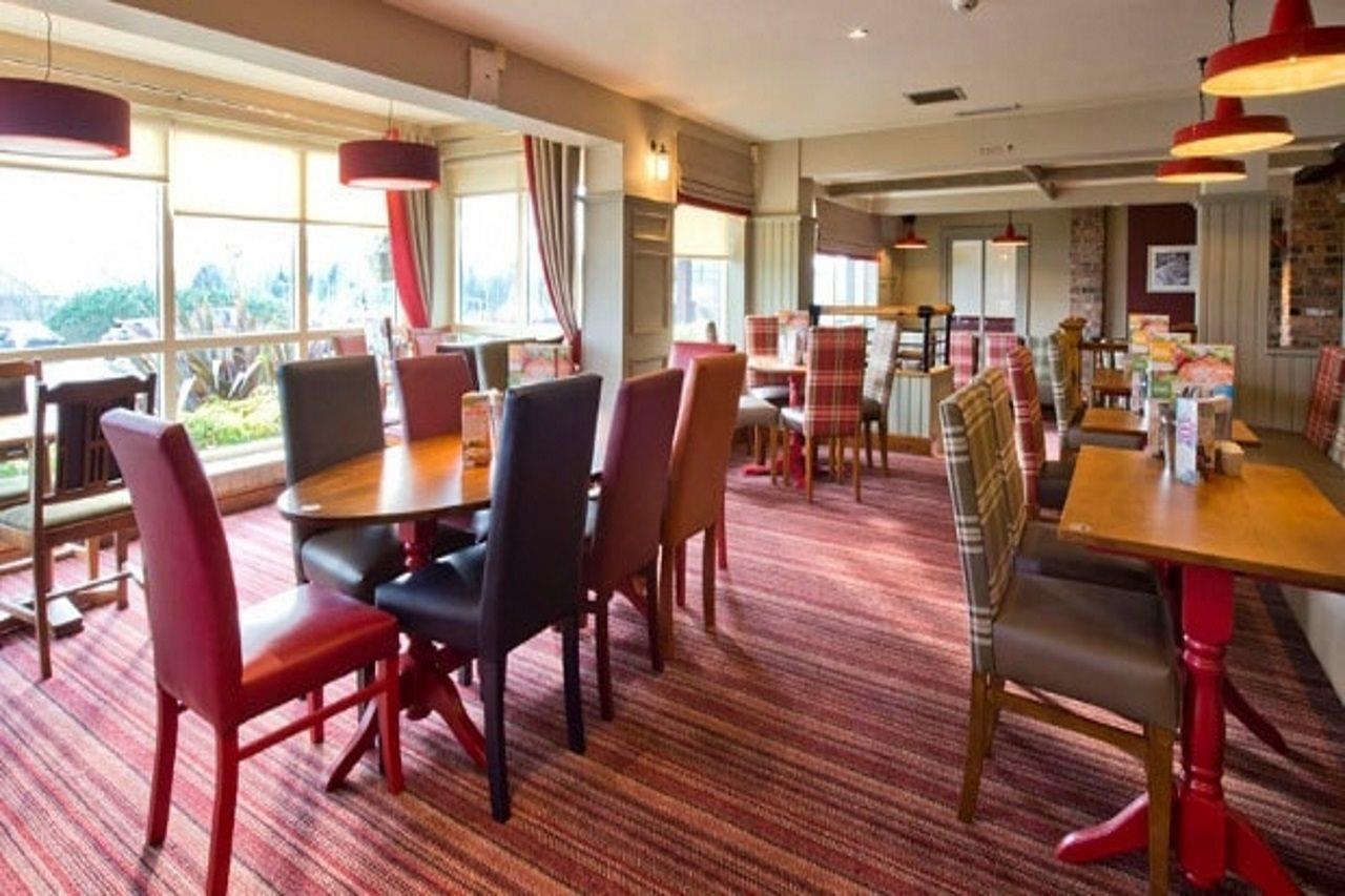 Premier Inn Norwich - Broadlands Park Thorpe St Andrew Екстер'єр фото